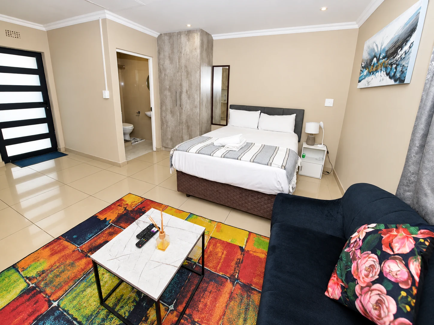 Elmed Guest House Deluxe Room — photograph 11